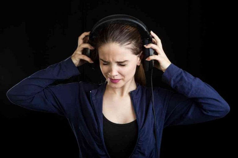 How to Prevent Hearing Loss From Headphones